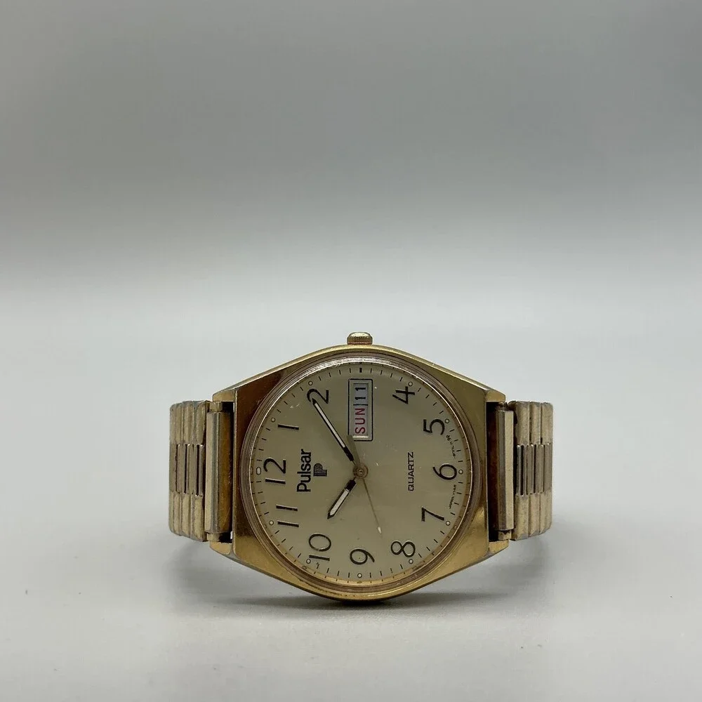 Vintage Pulsar Mens Watch 34mm Gold Tone Day Date H148-8009 Stretch New Battery